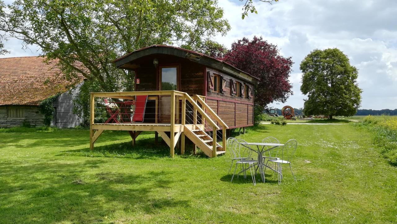 La Ferme De L'Isle Et Sa Roulotte Bed & Breakfast Avaray Exterior photo
