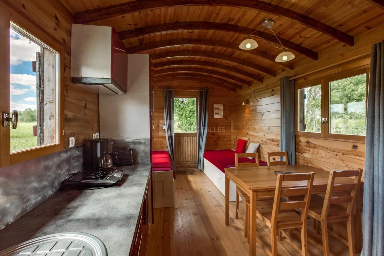 La Ferme De L'Isle Et Sa Roulotte Bed & Breakfast Avaray Exterior photo