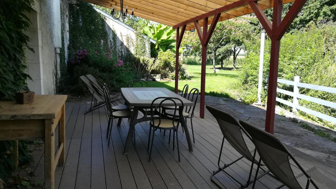 La Ferme De L'Isle Et Sa Roulotte Bed & Breakfast Avaray Exterior photo